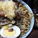 ラーメン富士丸 - ラーメン（麺ふつう盛）＋にんにく少・生姜ダレ