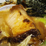 九州大牟田ラーメン きらら　 - 「白柳ばりこて塩ラーメン」のチャーシュー
