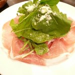 ラ・ピッコラ・ターヴォラ - 生ハムルッコラ