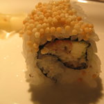 ｓｕｓｈｉ ｄｉｎｉｎｇ 鸞 - クランチイールロール（うなぎ・クリームチーズ）