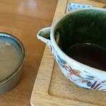 手打そば風來蕎 - そば湯に鴨汁を少し入れていただきます