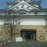 お菓子の壽城 - 近づくと壽城の文字が(;^_^