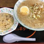 環七土佐っ子ラーメン - 半チャーハン+土佐っ子ラーメン税込750円