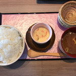 Tonkatsu Miso Yakuwa Na Daifukuten - 御飯、味噌汁、茶碗蒸し