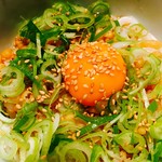 Toriichi - ごま油とラー油を効かした特性冷やしぶっかけうどんです