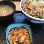 Yoshinoya - 牛丼大盛り、キムチ、味噌汁