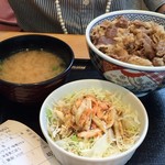 Yoshinoya - 牛丼、ごぼうサラダ、味噌汁