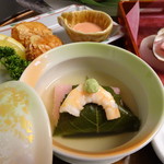 鍾景閣 - ひなまつり膳 蓋物  海鮮道明寺蒸し