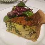 Quiche au saumon et aux épinards　自家製スモークサーモンとホーレン草､マッシュルームのキッシュ
