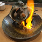 鮨松榮 - 巨大サザエのつぼ焼き
