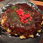 鉄板肉酒場 とーせんぼ - ふわふわ豚玉焼き 特製オリジナル ソース(￥980)