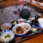 おとうふや - 豆腐定食　これに豆乳とぜんざいが付きます