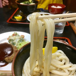 あわじ屋 - 硬めの麺ですがコシもあります(*ﾟ∀ﾟ*)