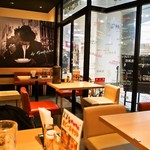 ス・ス・ル - 店内（テーブル席）