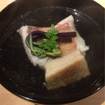 味ひろ - [お椀]
      若狭ぐじ、蕨、粟麩