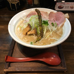 麺69 チキンヒーロー - 鶏極濃