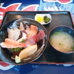 うおたけ鮮魚店やけんど 海鮮どんや - みそ汁付き