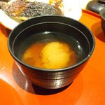 たき下 - 黒むつの柚香焼き 1295円 の味噌汁