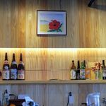 奄美ふくらしゃ - 黒糖焼酎が並ぶ店内