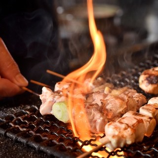 お店のメインでもある希少な素材を使用『淡海地鶏の炭焼き』