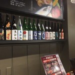 Totogura Nemuro - 店内の日本酒たち