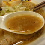 風雲丸 - スープは、豚骨＆魚介のWスープですが、魚介の味が強くパワーのあるスープです。