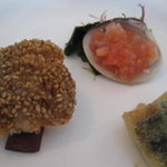 6469496 - 蛤のポルチゲーズソース、アナゴのフリットセサミ風味、エスカルゴのパセリバター焼き　