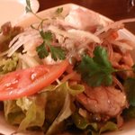 Fussano Biru Goya - 蒸し鶏と玉ねぎのサラダ　ケイバー風味　￥900