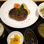 ムクパパはいつもの『ハンバーグ定食』1,260円。値上がりしたのが寂しいが美味しかった。