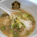 真鯛らーめん 麺魚 - 濃厚真鯛らーめんに雑炊セットの飯投入