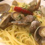 Vongole Bianco with lots of clams