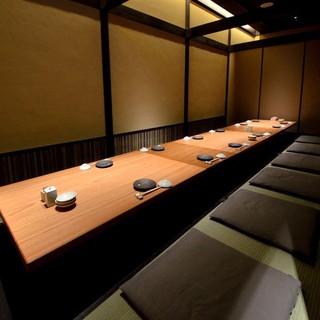 [Seating] Semi-private rooms available (up to 20 people) for small to large parties.