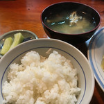 Utsumiya - ごはんに味噌汁まで