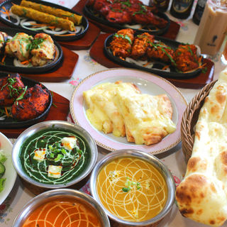 "All you can eat and drink" where you can enjoy authentic Indian and Nepalese Cuisine