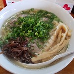 麺屋 菜々兵衛 - トロトロ豚バラ軟骨の塩ラーメン(750円)です。