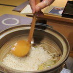 喰処 たせ - 女将がご飯を入れてくれる