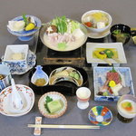 湯葉ととうふ懐石 花利久 - 懐石コース【初音】です。台の物は豆乳鍋となっております。五〇〇〇円