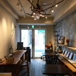 Organic Cafe ゆきすきのくに - 珪藻土の壁、軟水浄水、電磁波アースのこだわり店内。