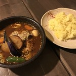 アジアンスープカリー べす - チキンとローストンカツカリー、1,100円