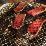 神戸牛焼肉 肉兵衛 - 肉汁がしたたる