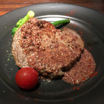 ワインカフェ - お肉のプレートランチ　セット内容：ライスorバケット サラダ・スープ付900円 日替わりで変わるみたいです。