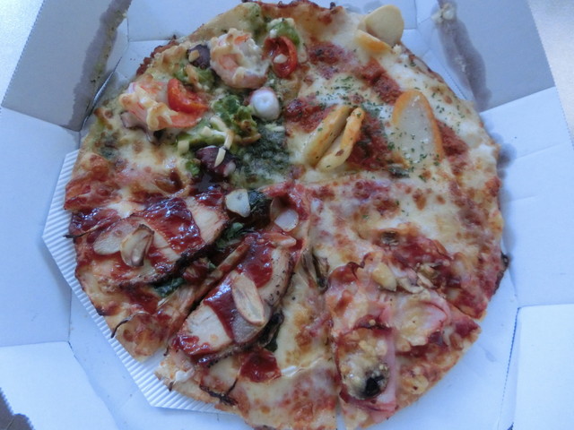 ピザを２枚買うと 安い方１枚が無料 ミルフィーユ生地がおいしい By 如月夕 ドミノ ピザ 久居店 久居 ピザ 食べログ