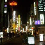 キャトルラパン - ◇新地の人通りは少ない。曜日にもよるが、この日は寂しかった。