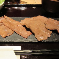 肉寿司 肉和食 KINTAN コレド室町 - 牛タン
