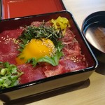 もつ鍋・肉刺し処 たてがみ - 馬刺重 1,180円