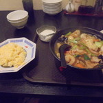 中国料理 王記 - 広東風野菜あんかけラーメン720円+半チャーハン100円