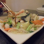 中国料理 王記 - 海鮮あんかけやきそば（かた揚げ麺）980円