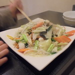 中国料理 王記 - 海鮮あんかけやきそば（かた揚げ麺）980円