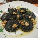 (La Fabbrica Della Pasta) Quel - イカ墨のラヴィオリ