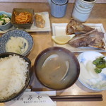 まぐろあご塩焼定食